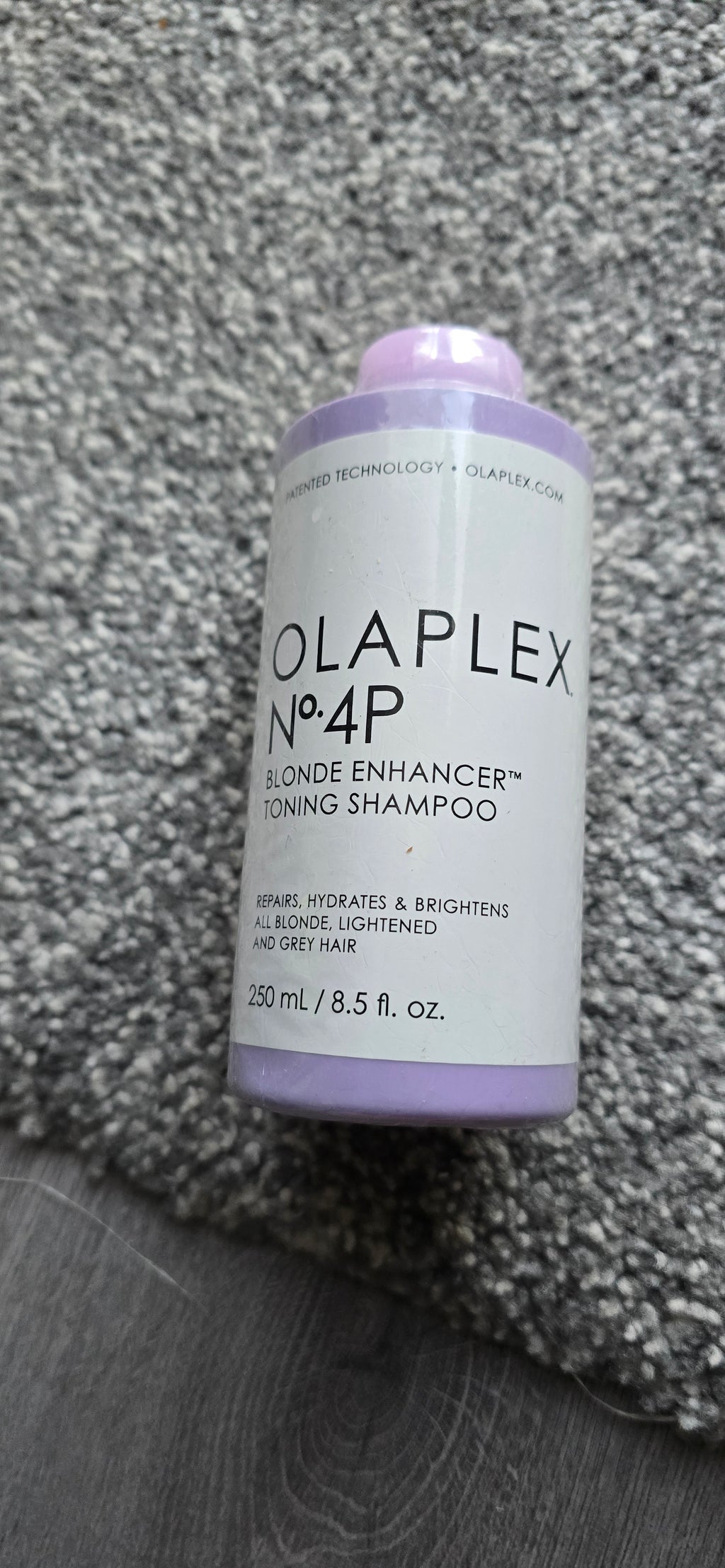 OLAPLEX No.4P Blonde Enhancer Toning Shampoo – 250 ml