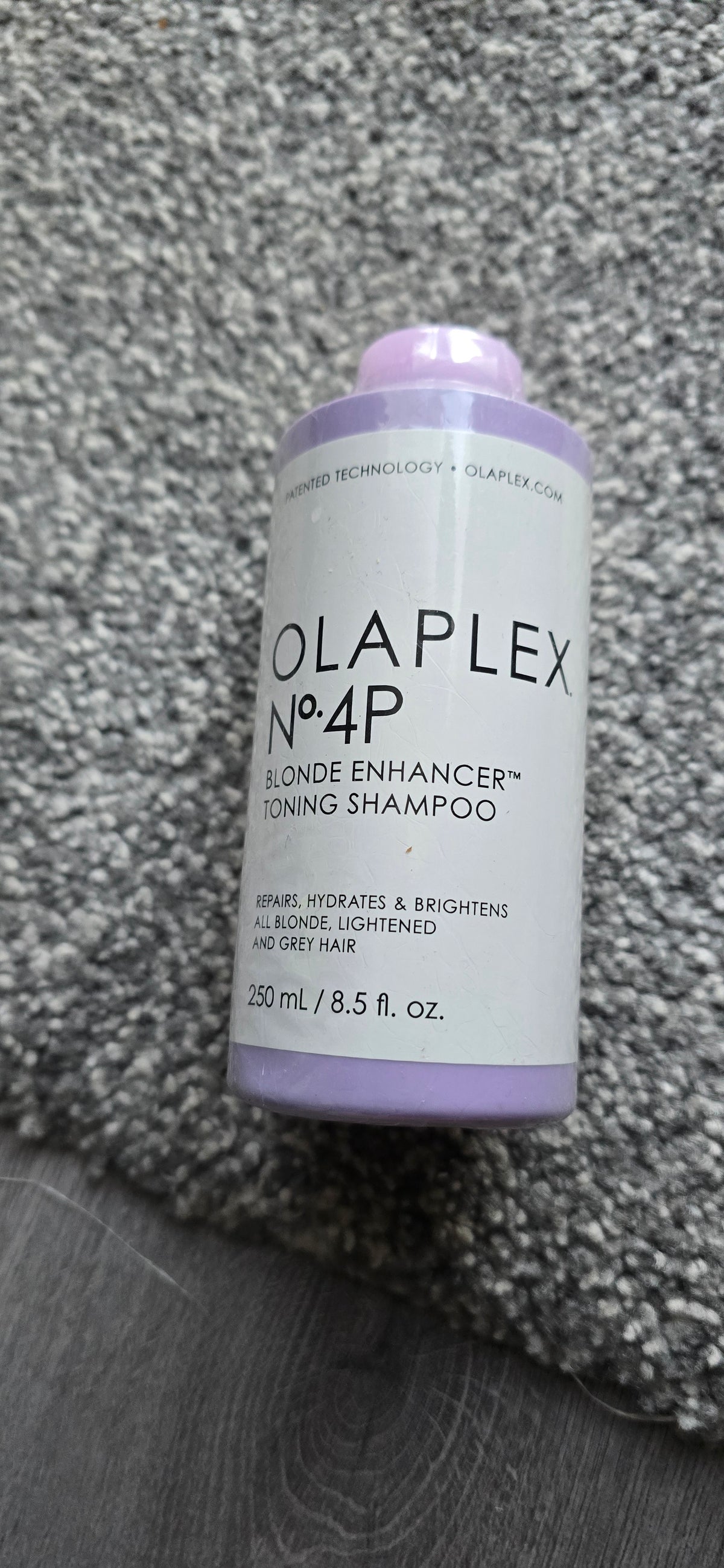 OLAPLEX No.4P Blonde Enhancer Toning Shampoo – 250 ml
